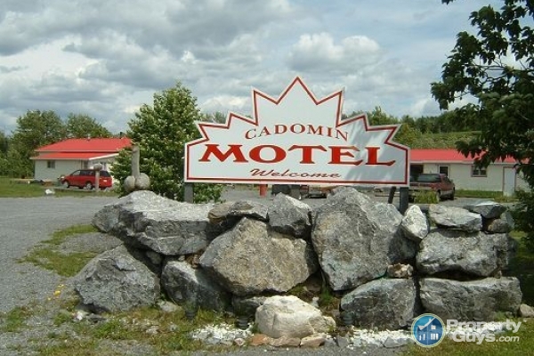 Cadomin Motel